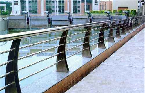 鋁合金防撞護欄