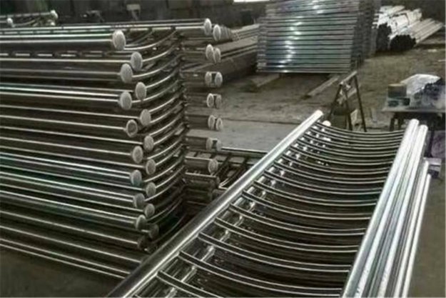 蘆山不銹鋼復合管欄桿